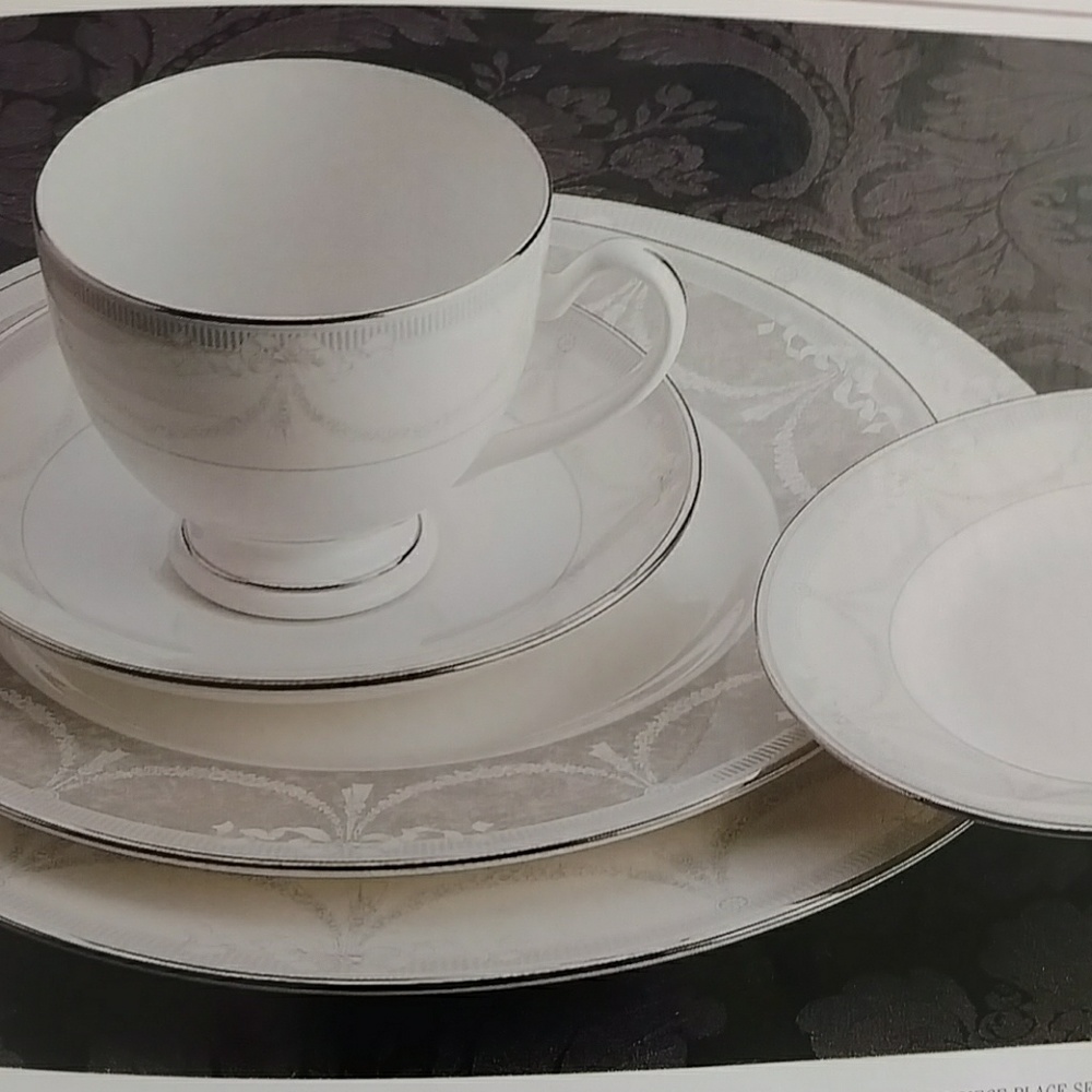 Waterford China Set (4)